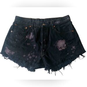 Levi’s - Vintage cut off black distressed acid wash denim shorts